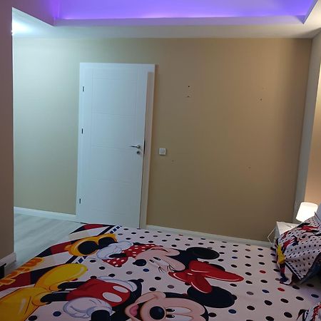 Apartamento Myky Mouse Nu Primesc Santieristi Si Petrecareti Bucarest Exterior foto